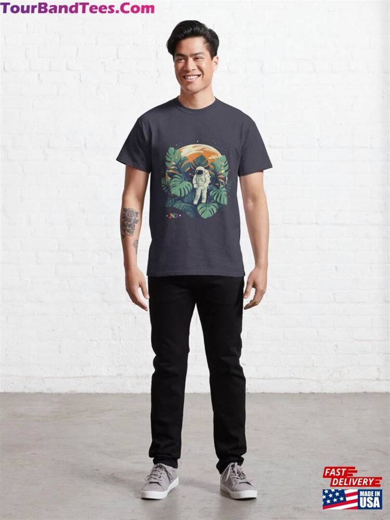 Botanical Cosmic Encounter Astronaut Amidst Giant Monstera Oasis Classic T-Shirt Sweatshirt 29Uf164526 – Utopia Fashion