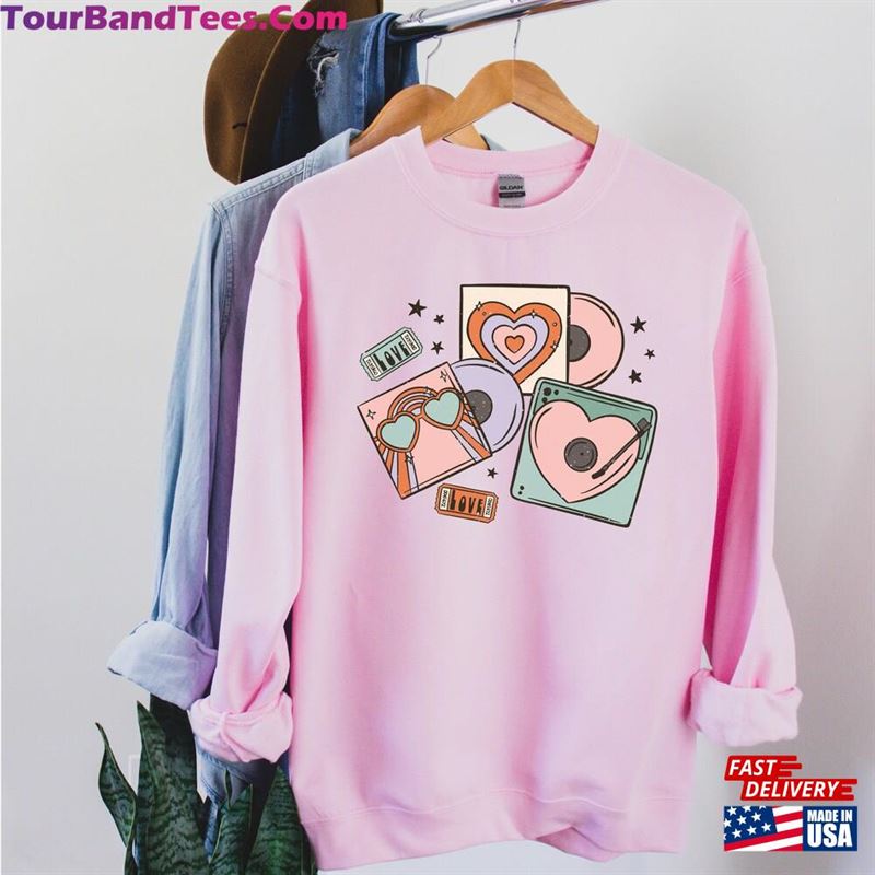 Distressed Retro Valentine Sweatshirt Womens Cute Shirt Love Unisex T-Shirt 29Uf142359 – Utopia Fashion