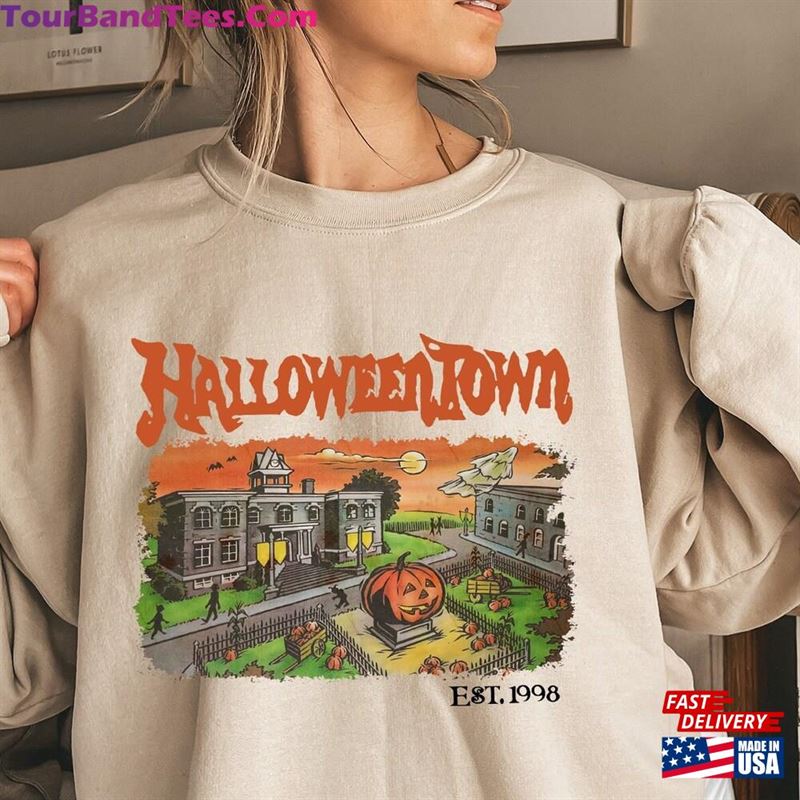 Halloweentown Sweatshirt Pumpkin Halloween Shirt T-Shirt 29Uf142295 – Utopia Fashion