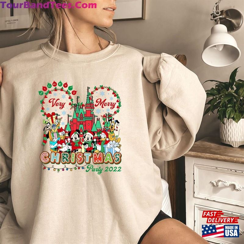 Very Merry Christmas Sweatshirt Shirt Hoodie Unisex 29Uf142479 – Utopia Fashion