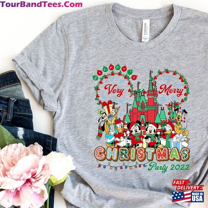 Very Mery Christmas Shirt Sweatshirt Unisex T-Shirt 29Uf142463 – Utopia Fashion